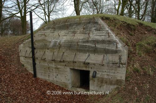 © bunkerpictures - Dutch Pyramide group shelter